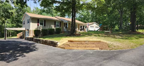 4815 Nicelytown Rd, Clifton Forge, VA 24422