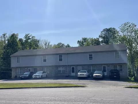 911 Palace Ct, Martinsville, VA 24112