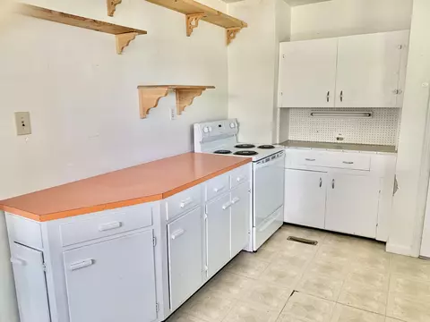 53 Alleghany St, Clifton Forge, VA 24422 photo 6