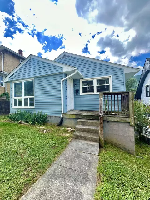 53 Alleghany St, Clifton Forge, VA 24422