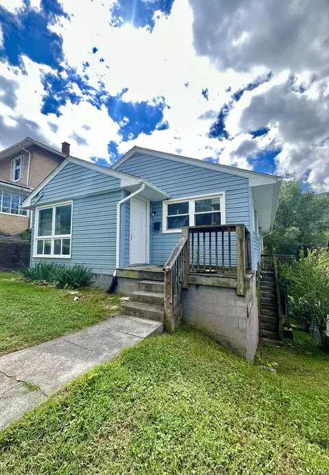 53 Alleghany St, Clifton Forge, VA 24422 photo 2