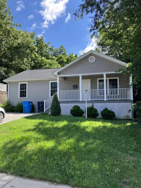 607 10th St NW, Roanoke, VA 24016
