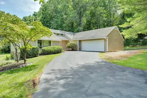 6740 Musical Ln, Roanoke, VA 24018