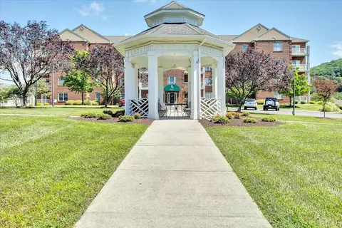 4444 Pheasant Ridge Rd SW #402, Roanoke, VA 24014