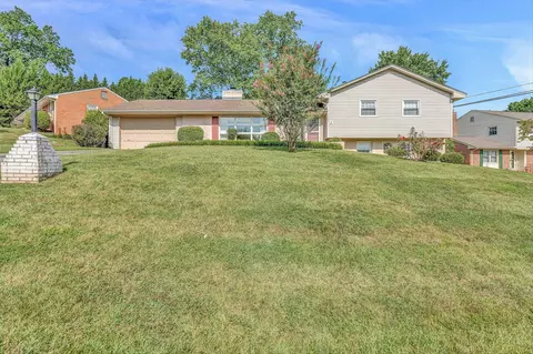 3203 Longhorn Rd, Roanoke, VA 24018