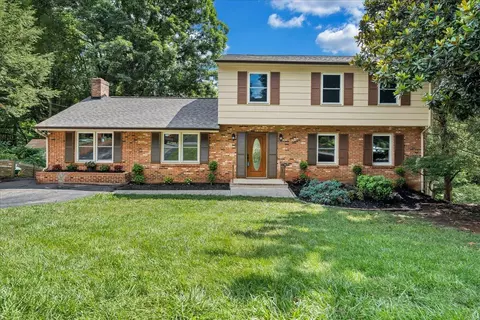 2650 Willowlawn St, Roanoke, VA 24018