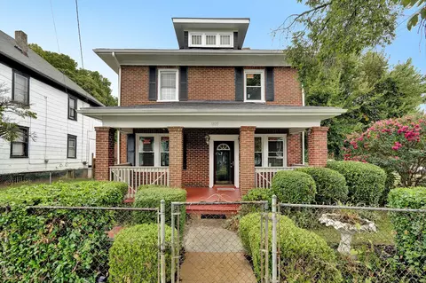 1823 Orange Ave NW, Roanoke, VA 24017