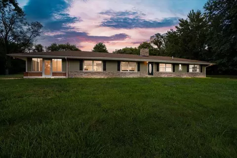 7887 Enon Dr, Roanoke, VA 24019