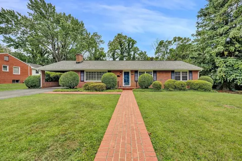 3642 Larson Ln, Roanoke, VA 24018