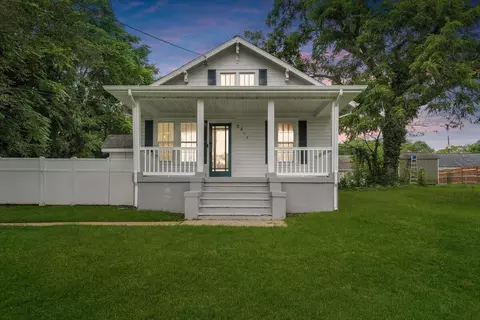 2804 Hollins Rd NE, Roanoke, VA 24012