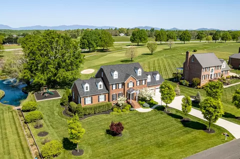 1048 N Fairway Dr, Forest, VA 24551