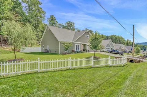 4285 Daugherty Rd, Salem, VA 24153 photo 2