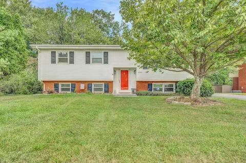 4965 Showalter Rd NW, Roanoke, VA 24017