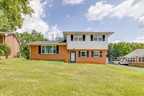 2931 Neil Dr, Roanoke, VA 24019