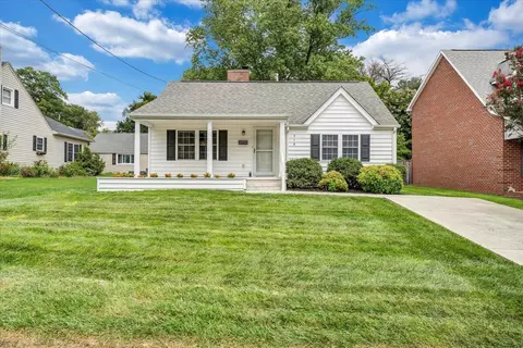 710 N Broad St, Salem, VA 24153