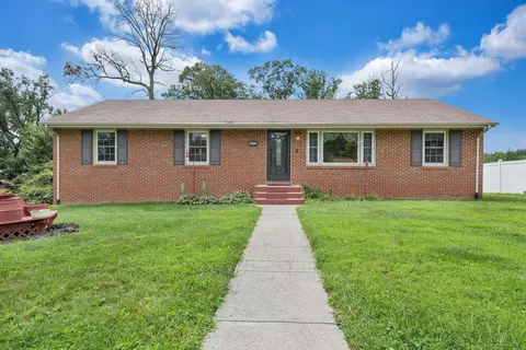 4906 Warrior Dr, Salem, VA 24153