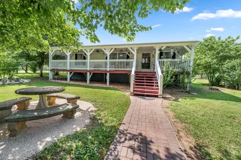 298 Irvindale Rd, Brookneal, VA 24528