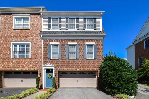 3819 Greenway Dr SW, Roanoke, VA 24018