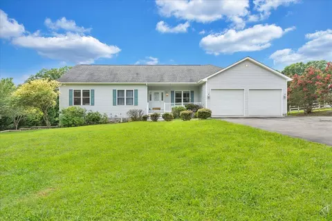 102 High Point Rd, Moneta, VA 24121