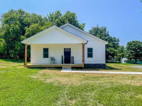 316 E Franklin St, Bedford, VA 24523