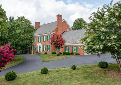 1280 Shawnee Trl, Troutville, VA 24175