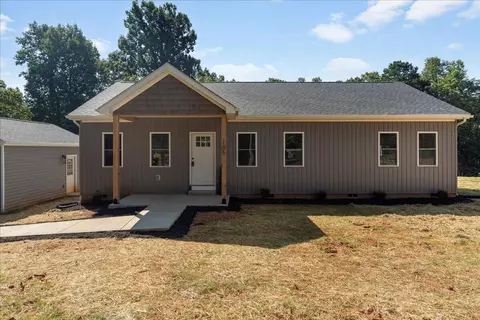 105 Minton Cir, Moneta, VA 24121