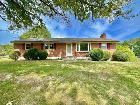 205 Vine Ave, Clifton Forge, VA 24422