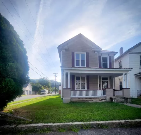 628 Rose Ave, Clifton Forge, VA 24422