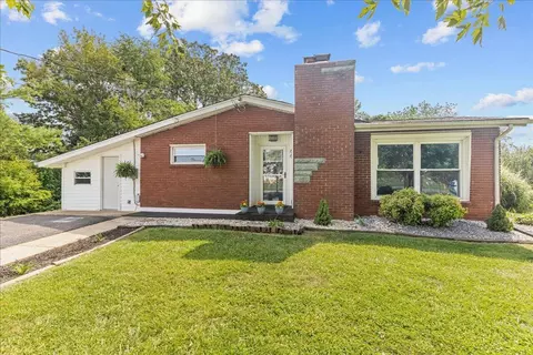 66 Shelor Dr, Lynchburg, VA 24502