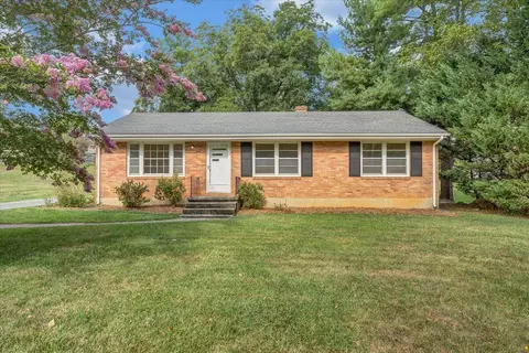 4801 Sunny Side Dr, Roanoke, VA 24018