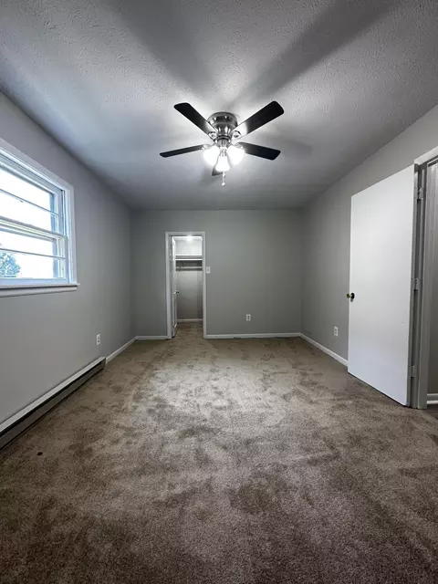 226 E Beech St, Covington, VA 24426 photo 5