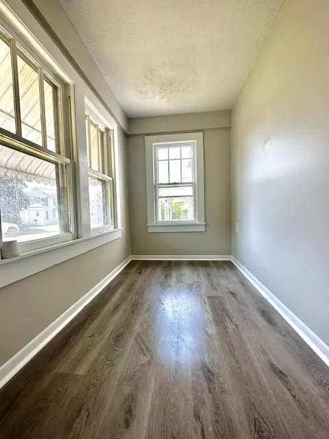 226 E Beech St, Covington, VA 24426 photo 2