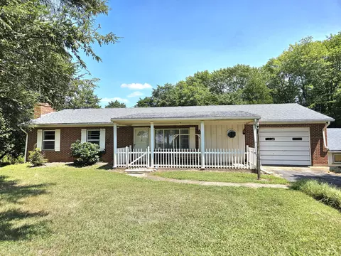 260 Red Oak Rd, Martinsville, VA 24112