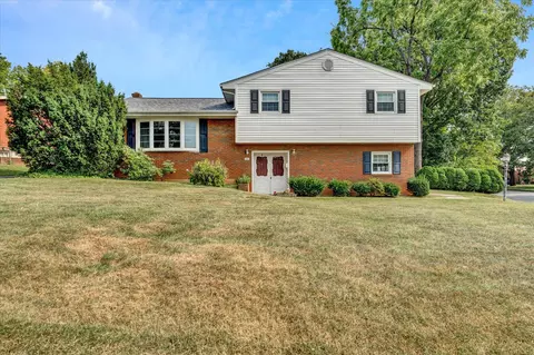 101 Frontier Rd NE, Roanoke, VA 24012