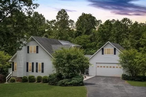 28 Crown Point Pl, Wirtz, VA 24184