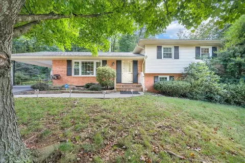 3313 Overhill Trl, Roanoke, VA 24018
