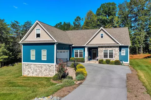 360 Bermuda Dr, Hardy, VA 24101 photo 4
