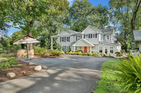 3734 Lake Dr SW, Roanoke, VA 24018