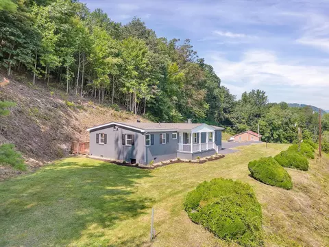 23133 Botetourt Rd, Eagle Rock, VA 24085 photo 3