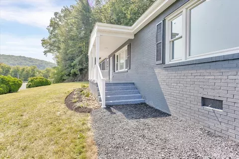 23133 Botetourt Rd, Eagle Rock, VA 24085 photo 4