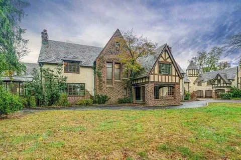 1168 E Carolton Dr, Covington, VA 24426