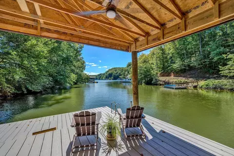 302 Point Dr, Hardy, VA 24101