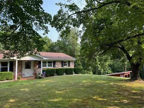 149 Piano Ln, Stuart, VA 24171 photo 4