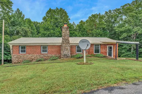 1677 Powell School Rd, Big Island, VA 24526