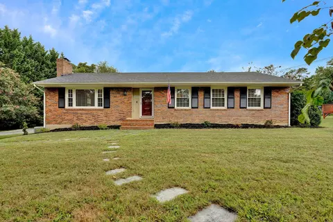 8004 Webster Dr, Roanoke, VA 24019