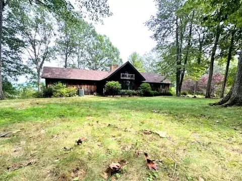 207 Pioneer Rd, Covington, VA 24426