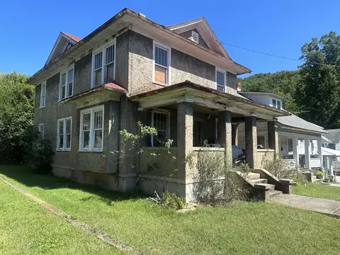 504 Clay St, Clifton Forge, VA 24422