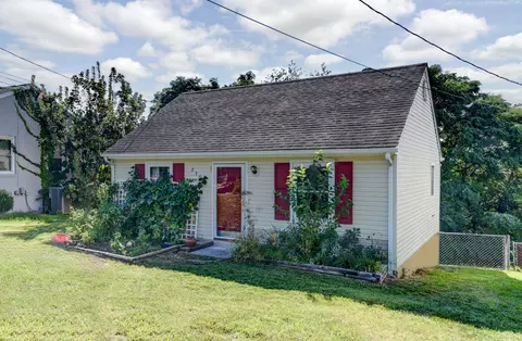 2307 Moir St NE, Roanoke, VA 24012