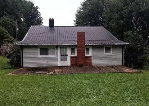 130 Morrison Ln, Stuart, VA 24171 photo 3