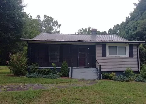 130 Morrison Ln, Stuart, VA 24171